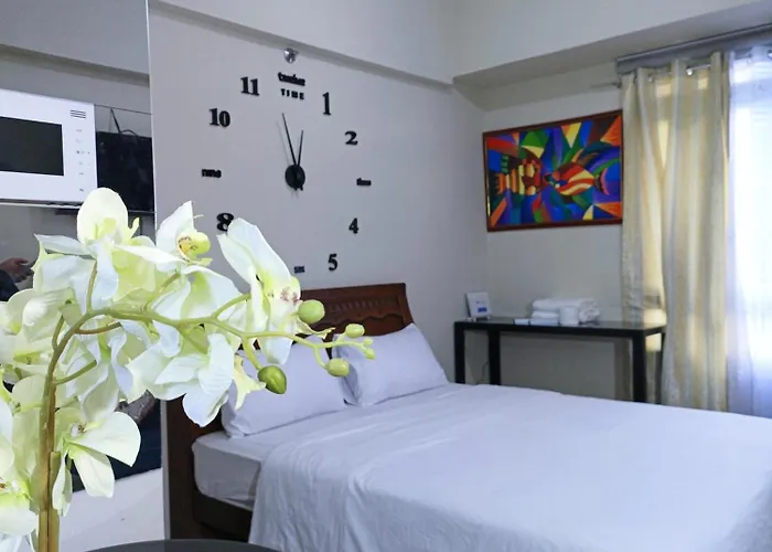 1br And Unit @ 150 Newport Near Naia 3 Apartment