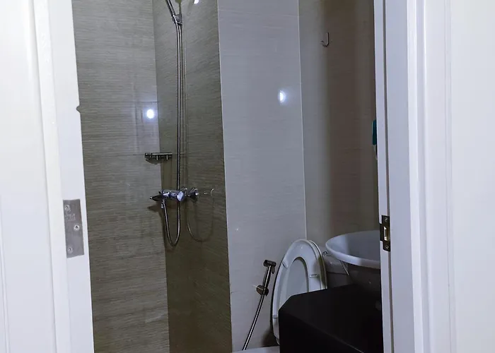 1br And Unit @ 150 Newport Near Naia 3 * Manila