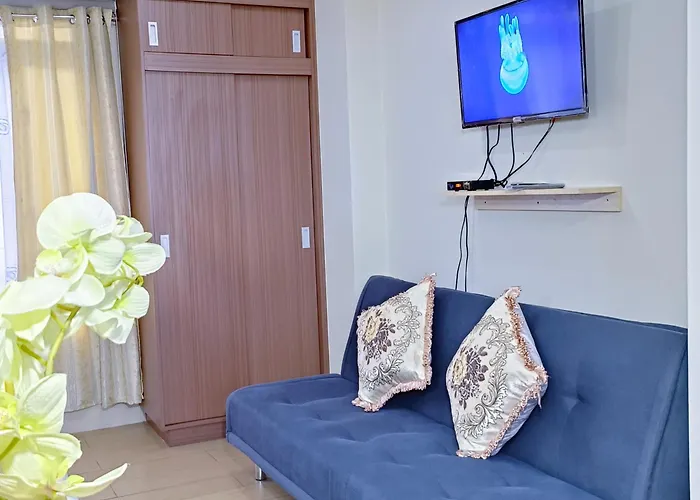 1br And Unit @ 150 Newport Near Naia 3 Manila