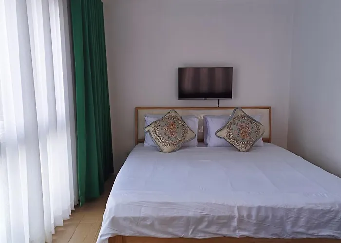 Apartment 1br And Unit @ 150 Newport Near Naia 3 Manila