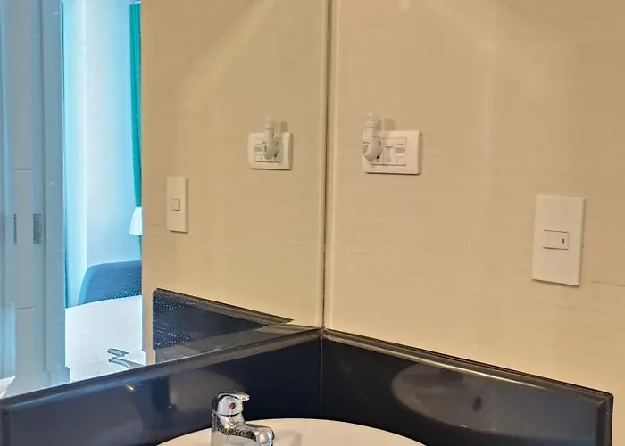 1br And Unit @ 150 Newport Near Naia 3 Apartment Manila