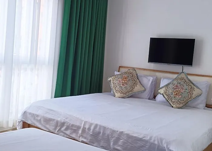 1br And Unit @ 150 Newport Near Naia 3 Apartment Manila