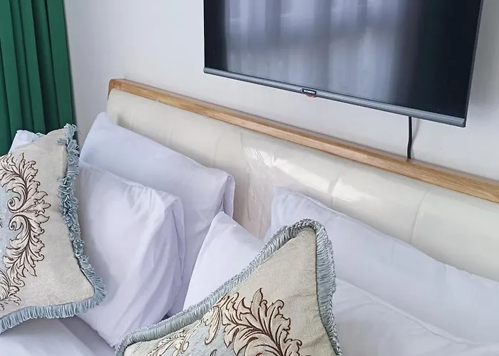 Apartment 1br And Unit @ 150 Newport Near Naia 3 Manila