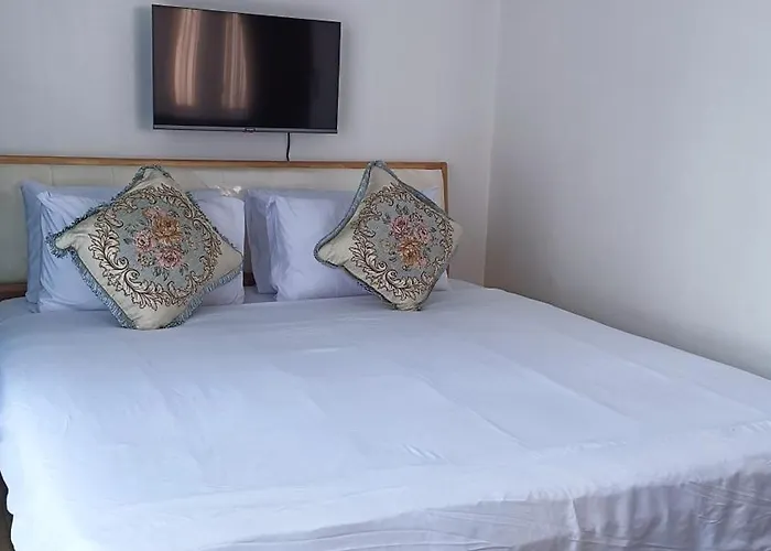 1br And Unit @ 150 Newport Near Naia 3 * Manila