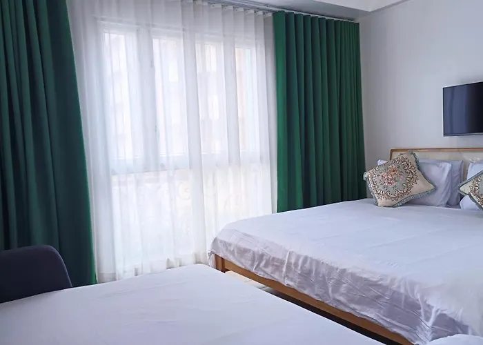 1br And Unit @ 150 Newport Near Naia 3 *