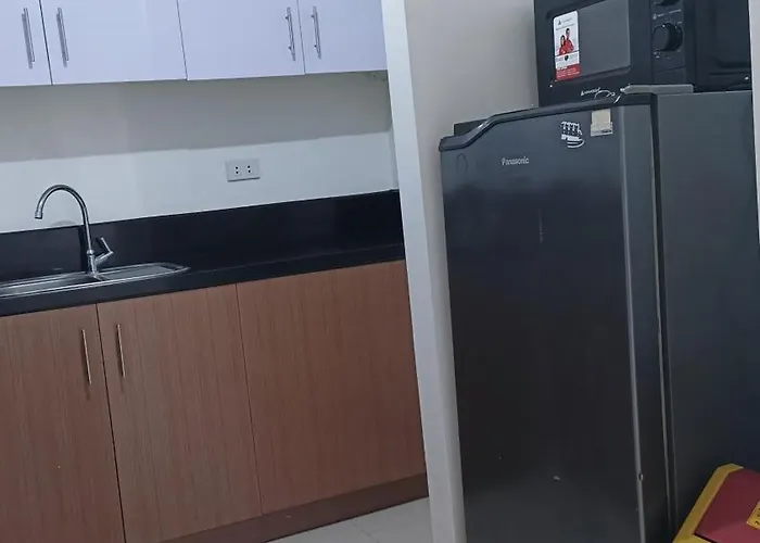 1br And Unit @ 150 Newport Near Naia 3