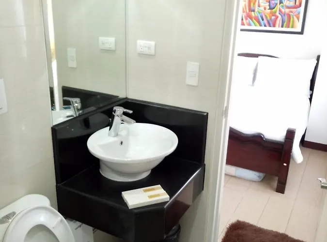 1br And Unit @ 150 Newport Near Naia 3 * Manila