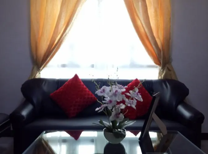 1br And Unit @ 150 Newport Near Naia 3 Apartment