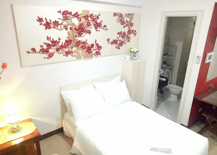 1br And Unit @ 150 Newport Near Naia 3 Manila