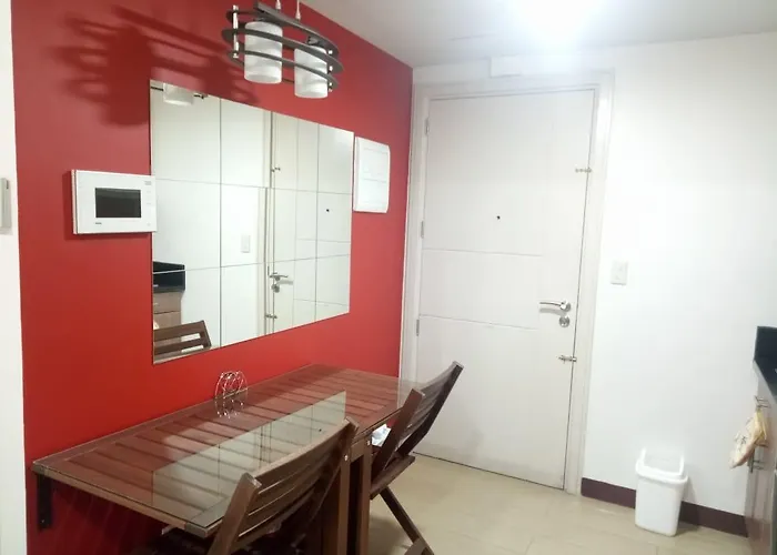 1br And Unit @ 150 Newport Near Naia 3 Apartment
