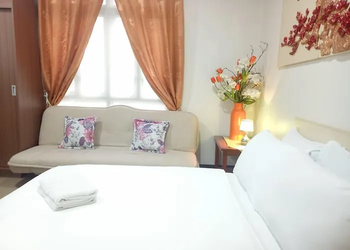 1br And Unit @ 150 Newport Near Naia 3 Apartment